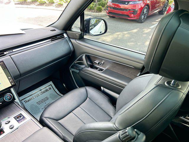 Photo of 2023 Fuji White Land Rover Range Rover
