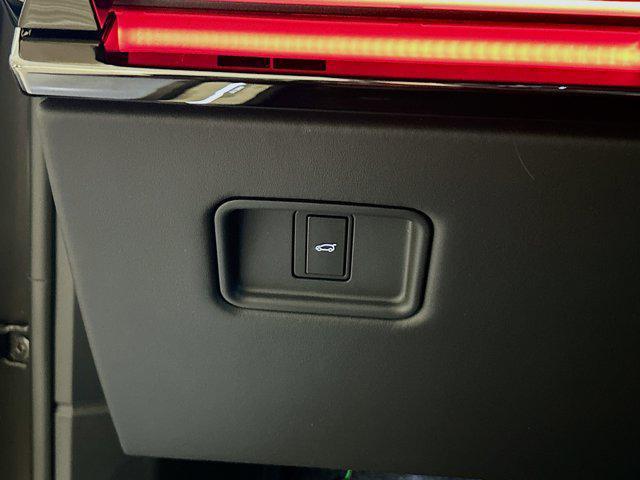 Photo of 2025 SV BESPOKE MATC Land Rover Range Rover Sport