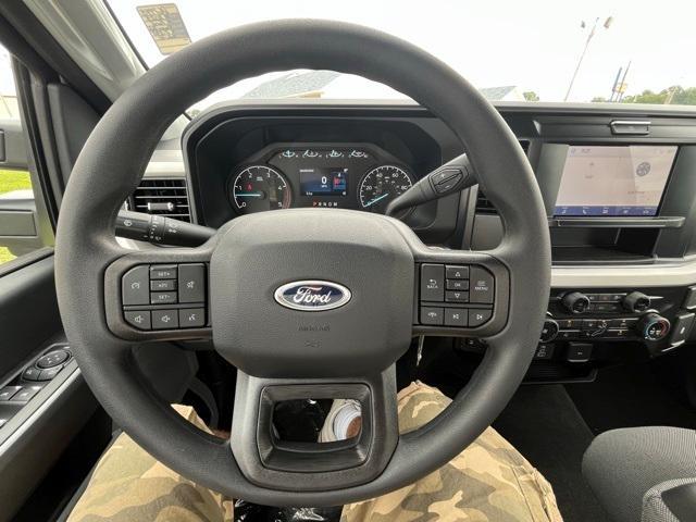 Photo of 2025 Oxford White Ford F-250