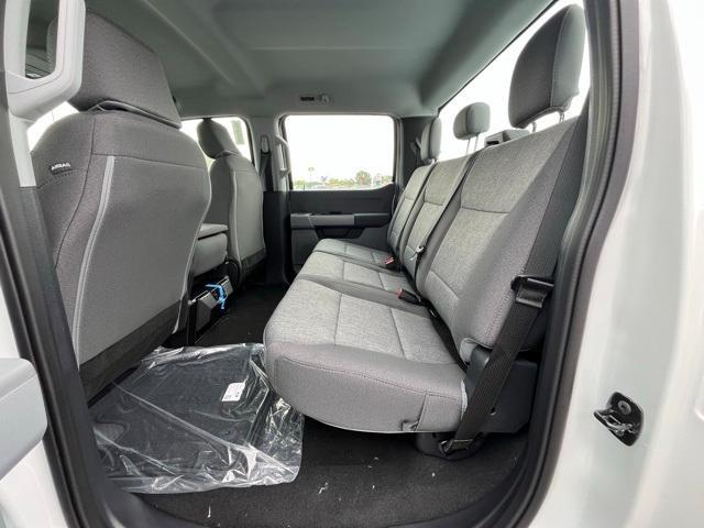 Photo of 2025 Oxford White Ford F-250