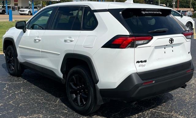 Photo of 2022 White Toyota RAV4