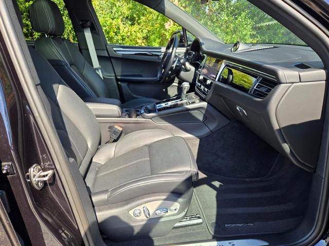 Photo of 2025 Black Porsche Macan