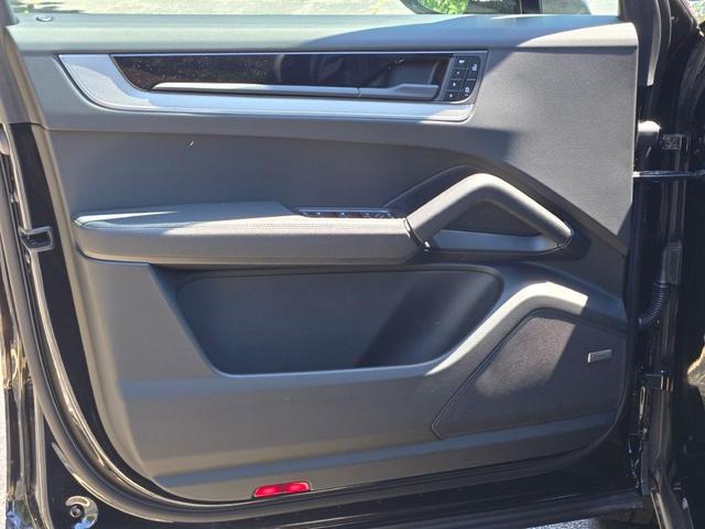 Photo of 2025 Chromite Black Metallic Porsche Cayenne