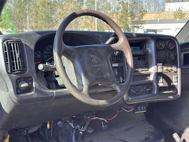 Photo of 2006 Red Chevrolet Silverado 1500