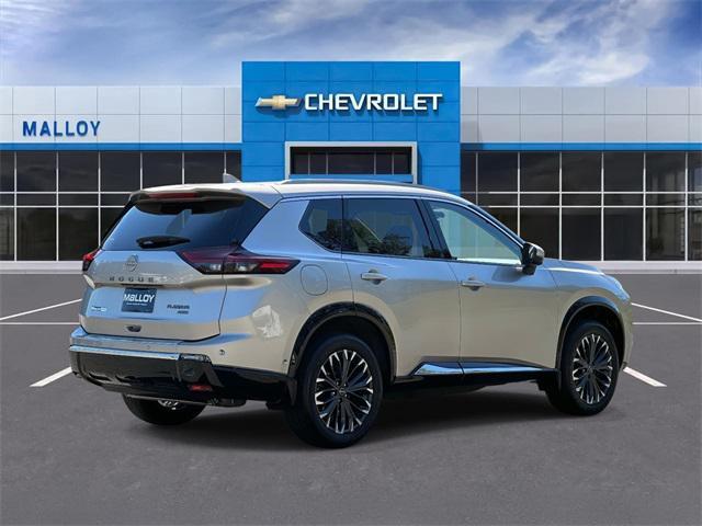 Photo of 2024 Champagne Silver Metallic Nissan Rogue