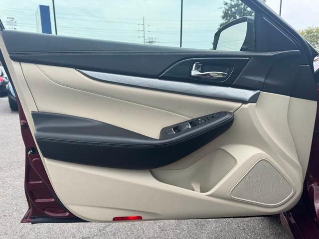 Photo of 2017 Coulis Red Nissan Maxima
