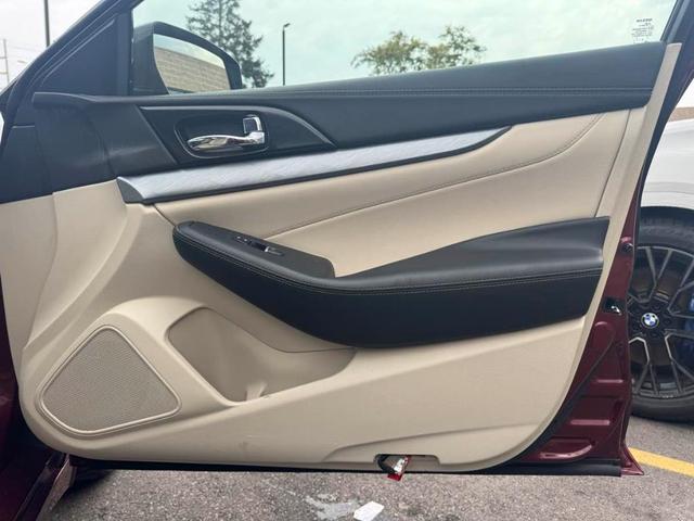 Photo of 2017 Coulis Red Nissan Maxima