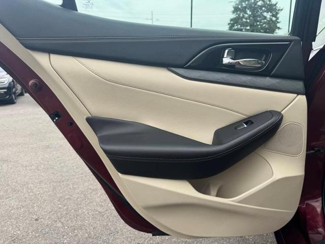 Photo of 2017 Coulis Red Nissan Maxima