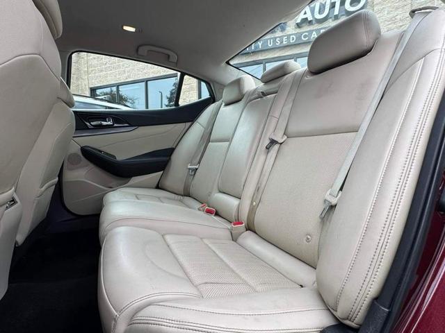 Photo of 2017 Coulis Red Nissan Maxima