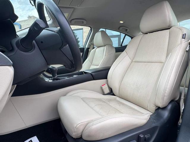 Photo of 2017 Coulis Red Nissan Maxima