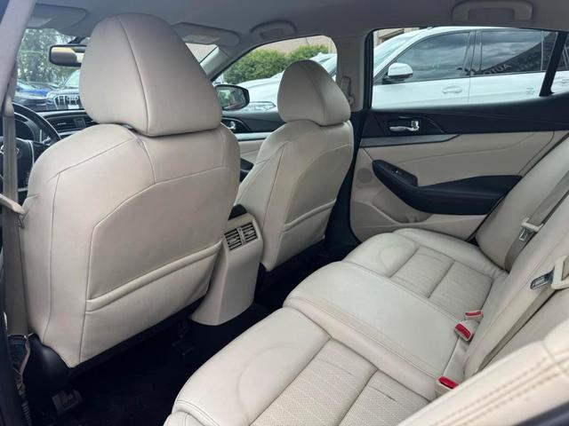 Photo of 2017 Coulis Red Nissan Maxima