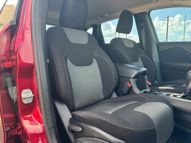 Photo of 2017 Deep Cherry Red Crystal Pearlcoat Jeep Cherokee