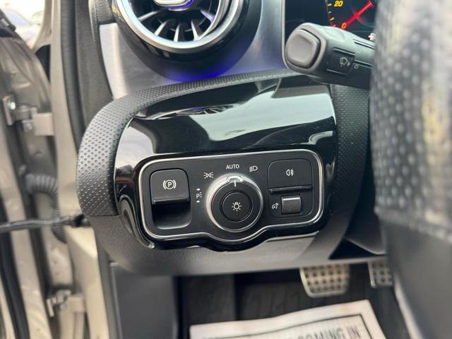 Photo of 2019 Mojave Silver Metallic Mercedes-Benz A-Class