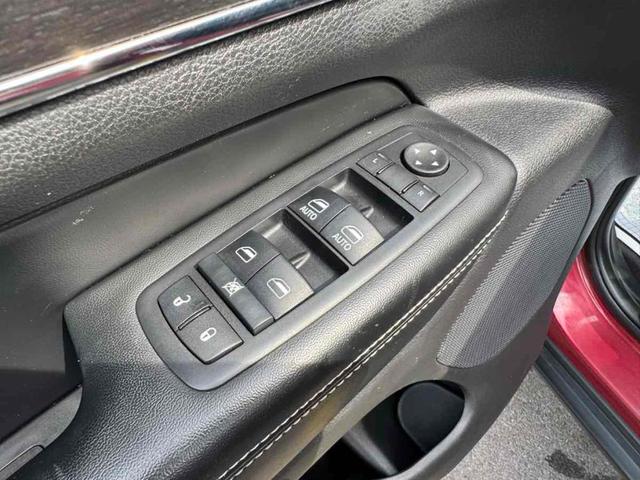 Photo of 2015 Deep Cherry Red Crystal Pearlcoat Jeep Grand Cherokee