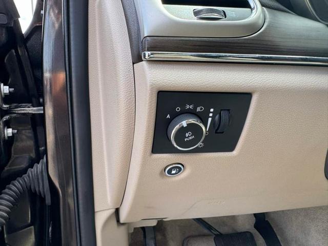 Photo of 2017 Luxury Brown Pearlcoat Jeep Grand Cherokee