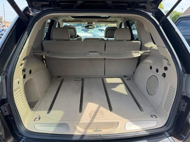 Photo of 2017 Luxury Brown Pearlcoat Jeep Grand Cherokee