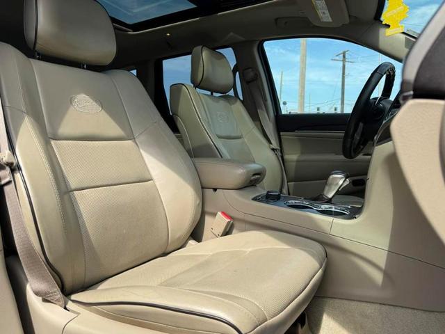 Photo of 2017 Luxury Brown Pearlcoat Jeep Grand Cherokee