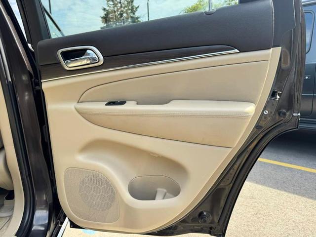 Photo of 2017 Luxury Brown Pearlcoat Jeep Grand Cherokee
