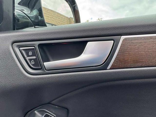 Photo of 2017 Brilliant Black Audi Q5