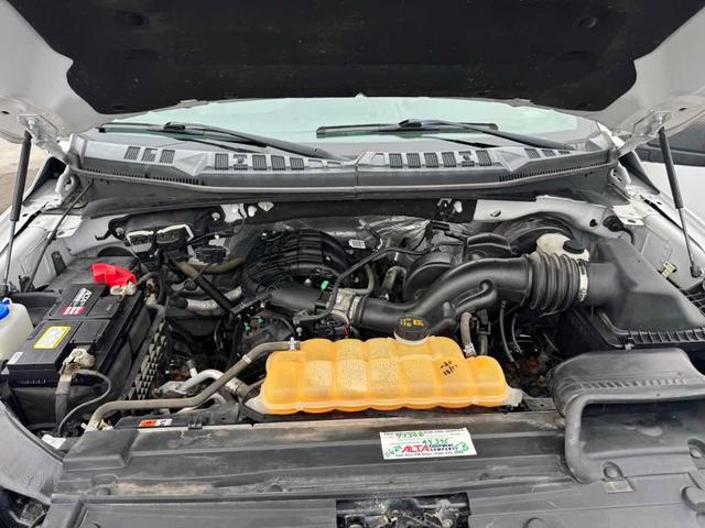 Photo of 2015 Oxford White Ford F-150