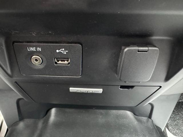 Photo of 2015 Oxford White Ford F-150