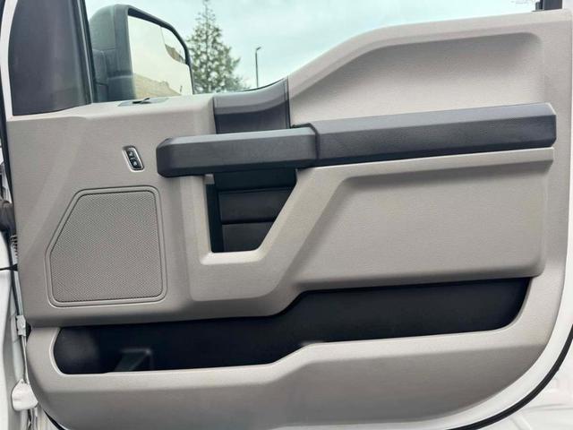 Photo of 2015 Oxford White Ford F-150