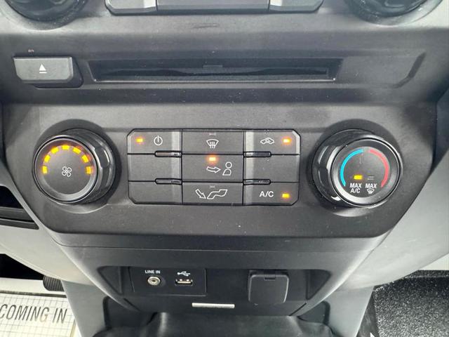 Photo of 2015 Oxford White Ford F-150