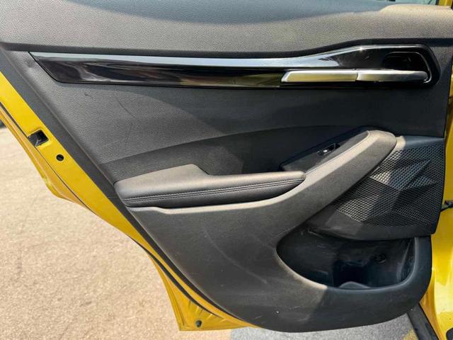 Photo of 2021 Starbright Yellow / Black Roof Kia Seltos