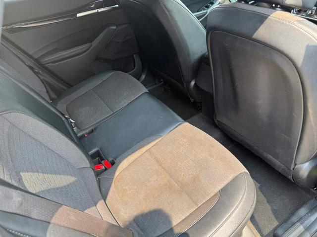 Photo of 2021 Starbright Yellow / Black Roof Kia Seltos