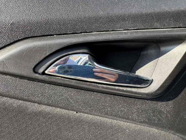 Photo of 2020 Summit White Chevrolet Malibu