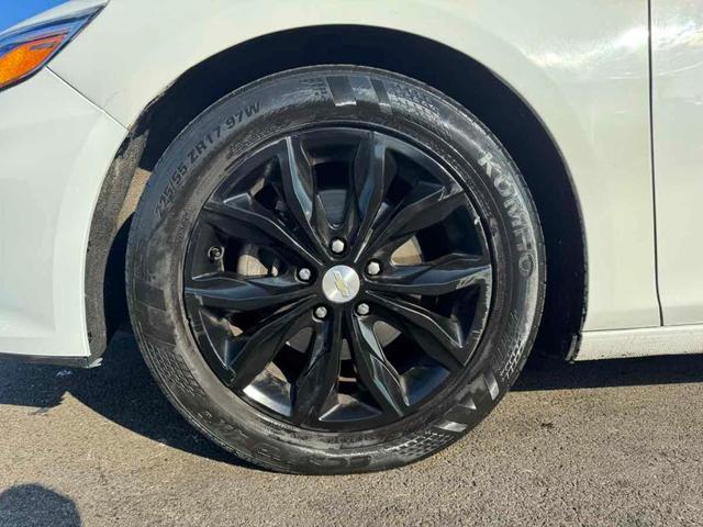 Photo of 2020 Summit White Chevrolet Malibu