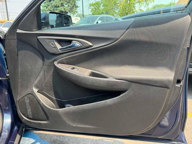 Photo of 2017 Blue Velvet Metallic Chevrolet Malibu