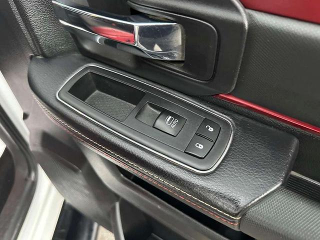 Photo of 2016 Bright White RAM 1500