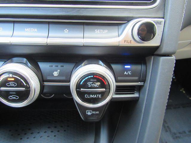 Photo of 2022 Alta White Genesis G70