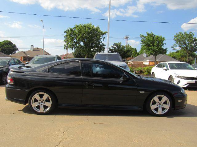 Photo of 2006 Phantom Black Metallic Pontiac GTO