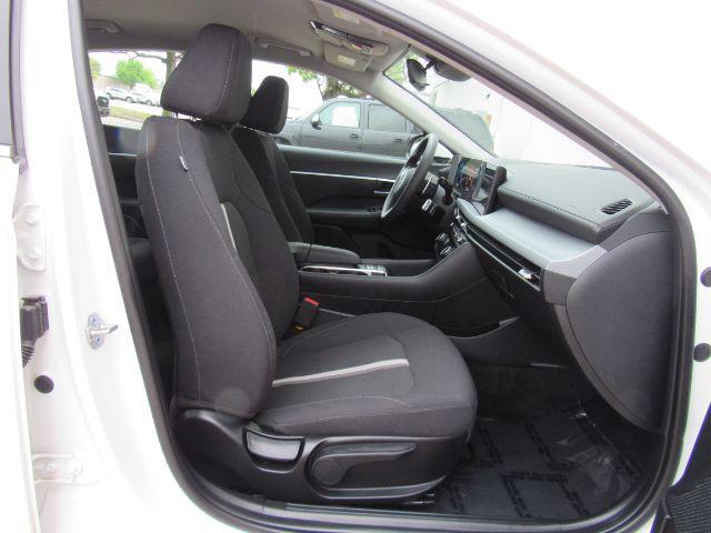 Photo of 2025 Serenity White Hyundai SONATA