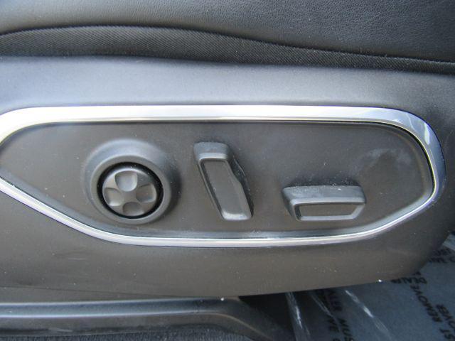 Photo of 2024 Bright White Clearcoat Jeep Wagoneer