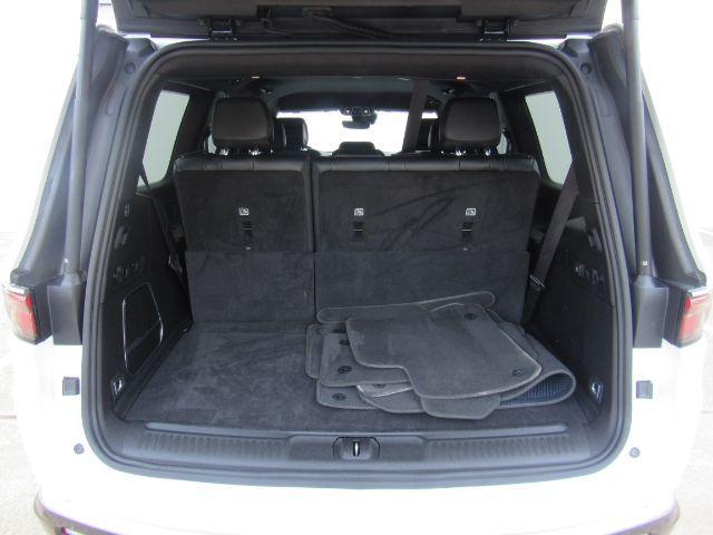 Photo of 2024 Bright White Clearcoat Jeep Wagoneer