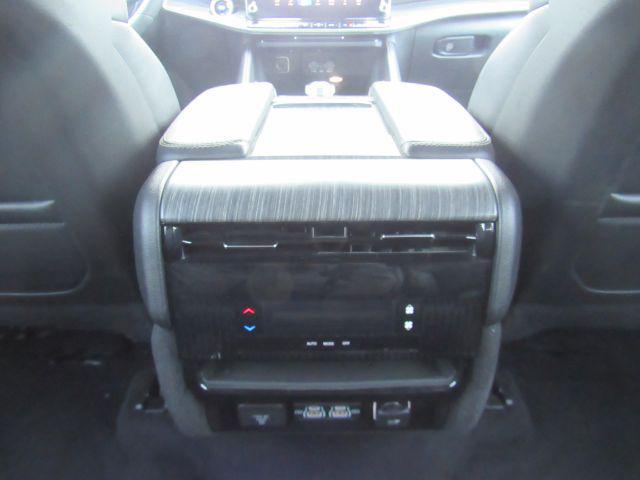 Photo of 2024 Bright White Clearcoat Jeep Wagoneer
