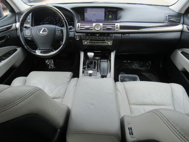 Photo of 2013 Nebula Gray Pearl Lexus LS 460