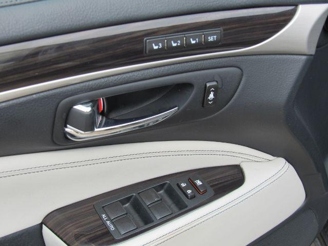 Photo of 2013 Nebula Gray Pearl Lexus LS 460