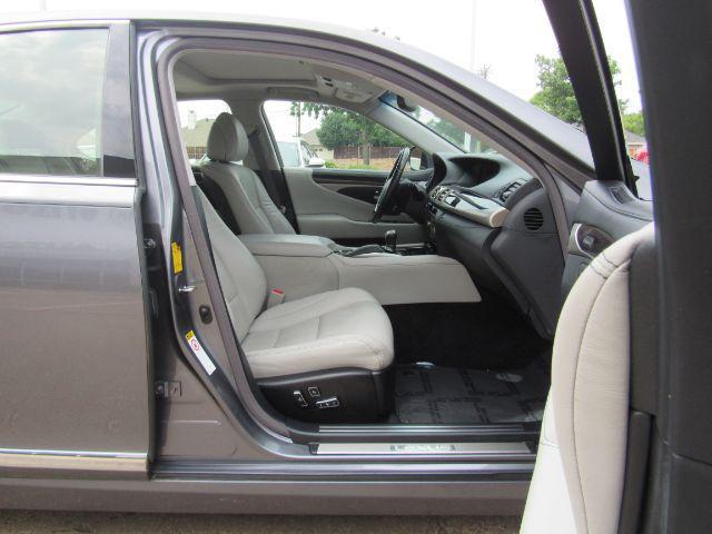 Photo of 2013 Nebula Gray Pearl Lexus LS 460