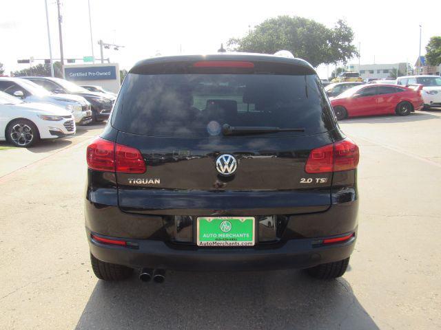 Photo of 2017 Deep Black Pearl Volkswagen Tiguan