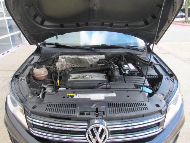 Photo of 2017 Deep Black Pearl Volkswagen Tiguan