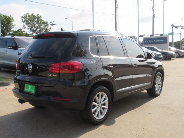 Photo of 2017 Deep Black Pearl Volkswagen Tiguan
