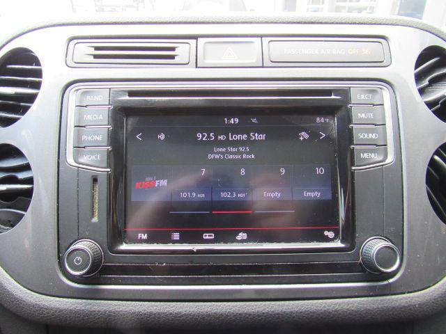 Photo of 2017 Deep Black Pearl Volkswagen Tiguan