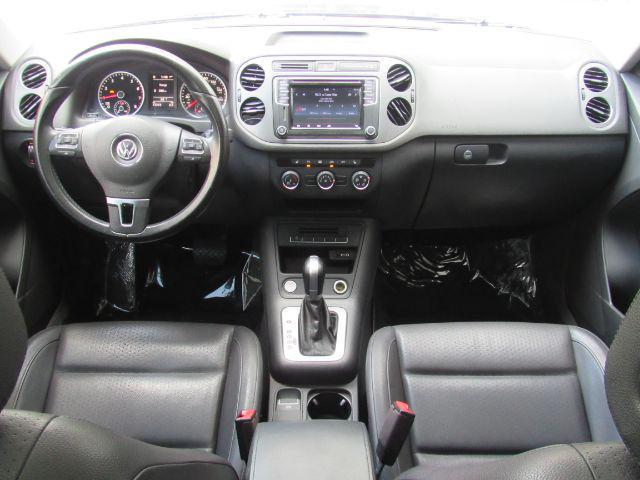 Photo of 2017 Deep Black Pearl Volkswagen Tiguan