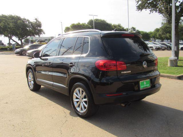 Photo of 2017 Deep Black Pearl Volkswagen Tiguan