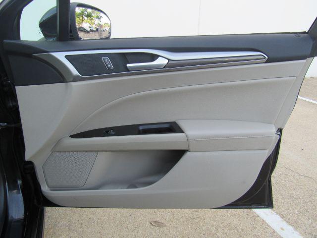 Photo of 2019 Agate Black Ford Fusion