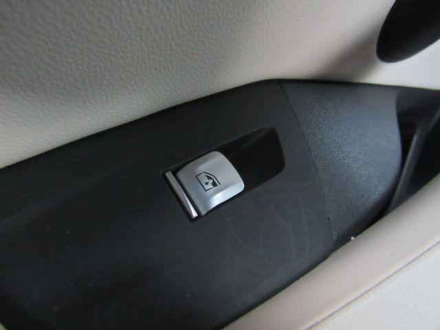 Photo of 2021 Mineral White Metallic BMW X3